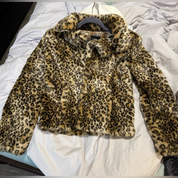 Le chateau leopard jacket NWOTs - Picture 3 of 3